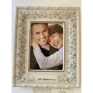 Lenox Wedding Promises 25th Anniversary porcelain photo frame.